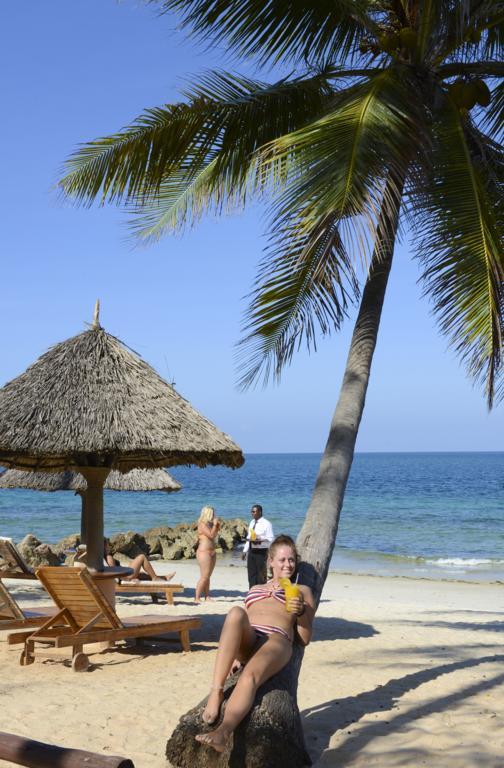 Ledger Plaza Bahari Beach Hotel Dar es Salaam Exterior foto